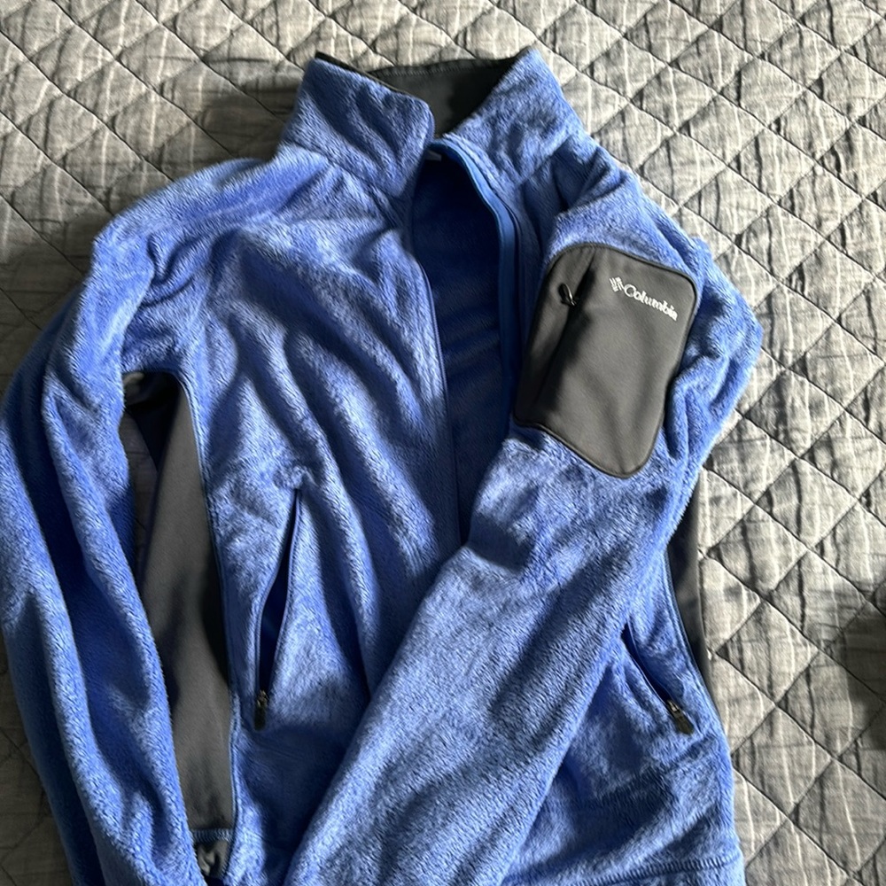 Women’s Periwinkle Columbia fleece size medium